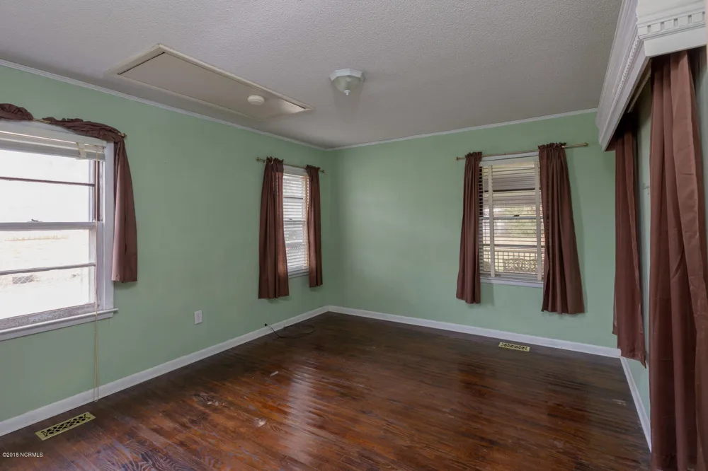 506 Raleigh Road Clinton, NC 28328