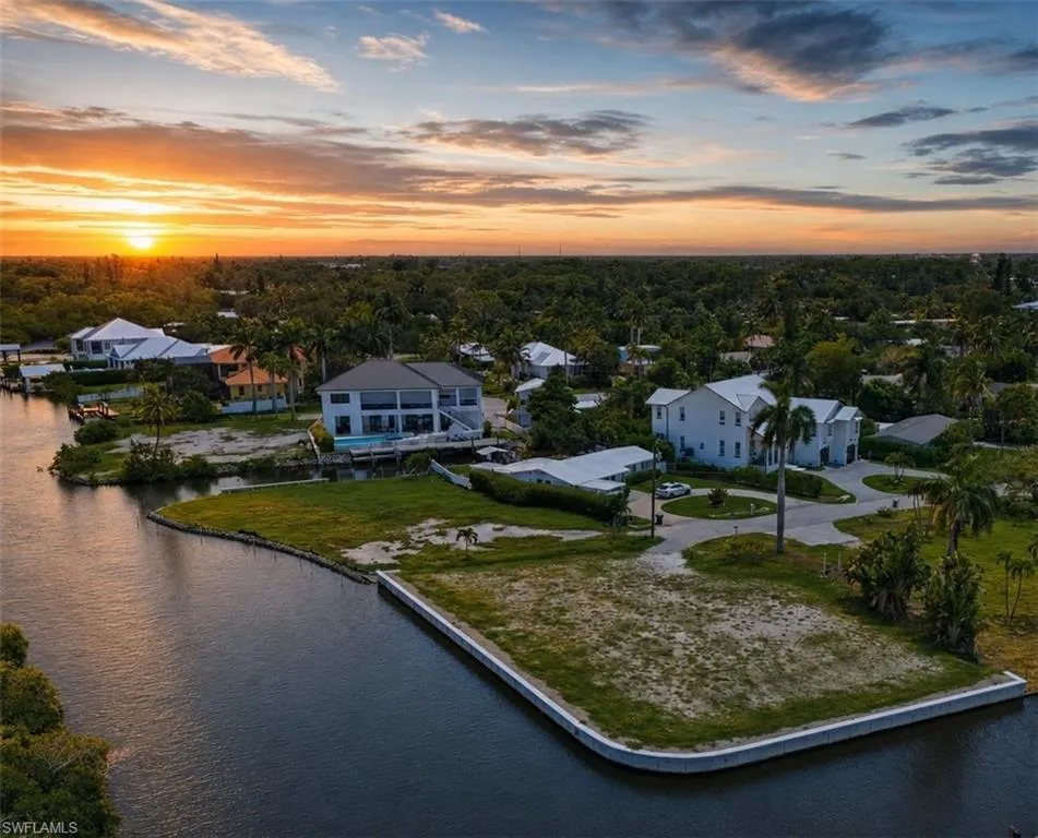 1100 Christopher Court Naples, FL 34104