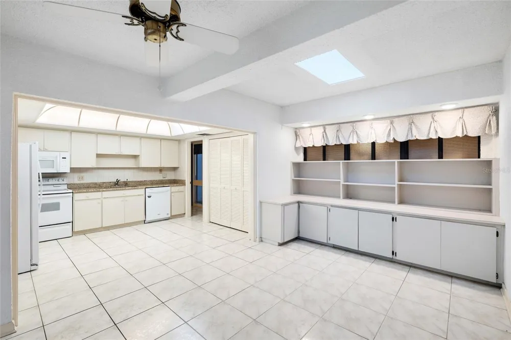 14225 CYPRESS CIRCLE #14225 Tampa, FL 33618