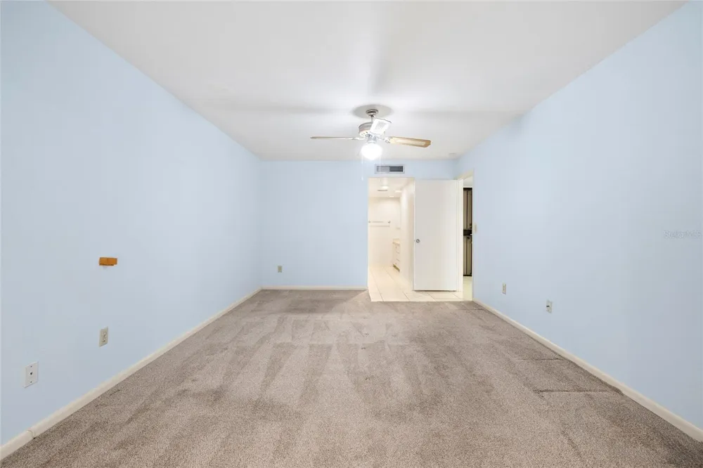 14225 CYPRESS CIRCLE #14225 Tampa, FL 33618