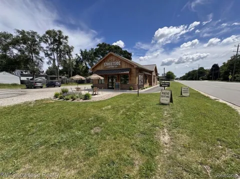 4050 W Walton Blvd