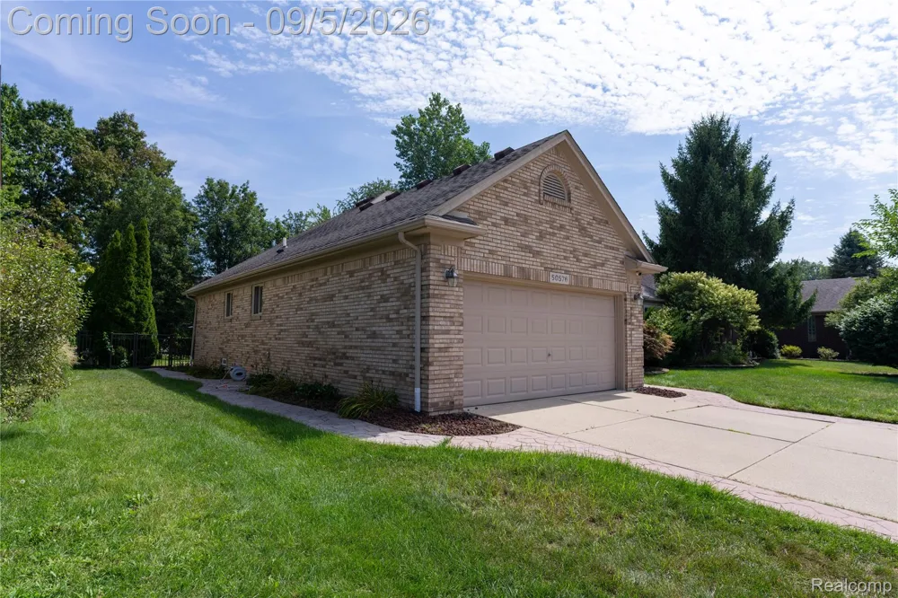 50576 Commons Drive Macomb Township, MI 48042