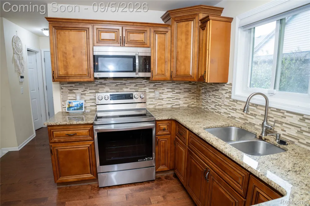 50576 Commons Drive Macomb Township, MI 48042