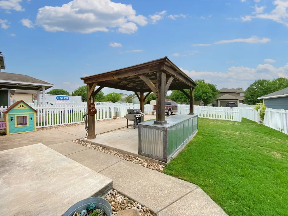 701 Sampson Street Kyle, TX 78640