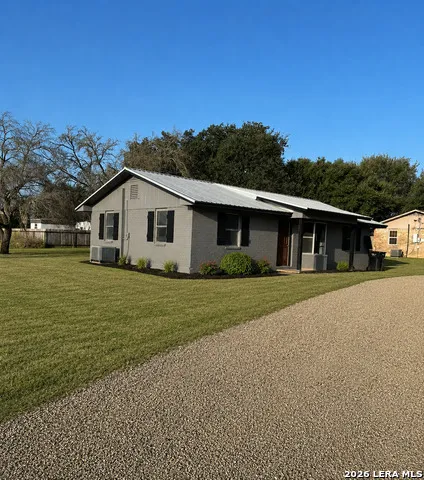 1012 E SAN MARCOS ST Pearsall, TX 78061