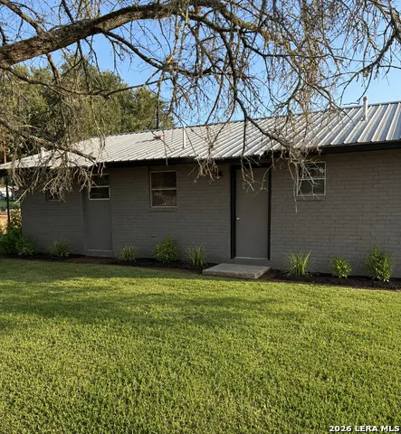 1012 E SAN MARCOS ST Pearsall, TX 78061