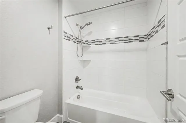 9805 Ceylon Court Commerce City, CO 80022