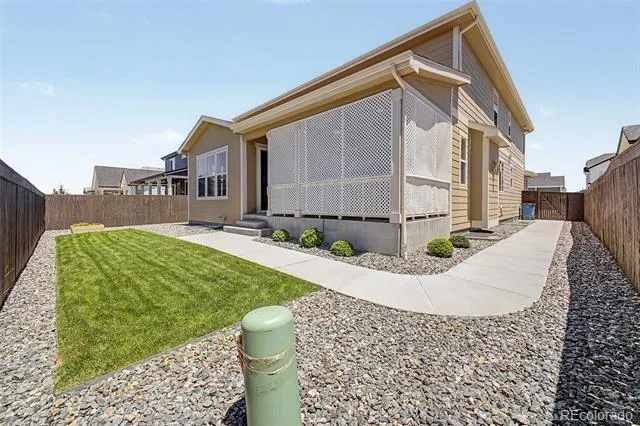 9805 Ceylon Court Commerce City, CO 80022