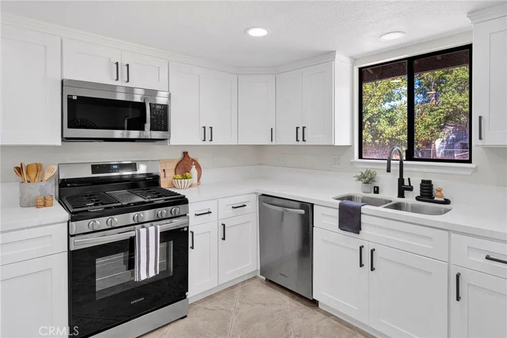 14865 Temecula Road Apple Valley, CA 92307