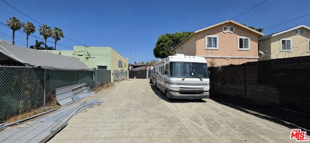3122 W Vernon Avenue Los Angeles, CA 90008