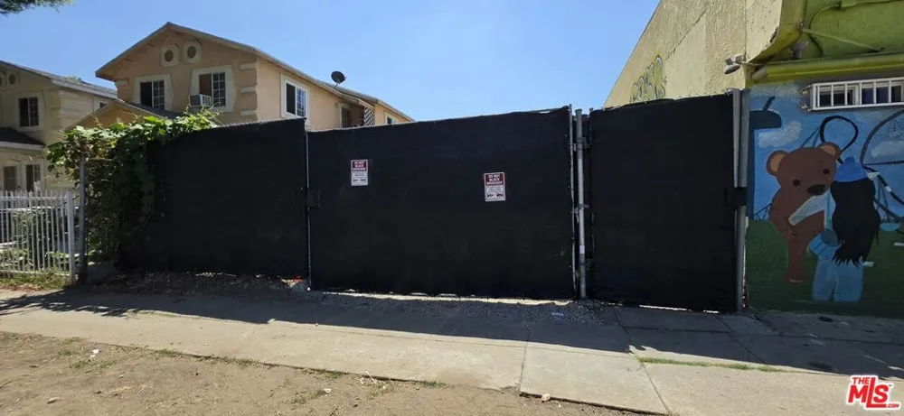 3122 W Vernon Avenue Los Angeles, CA 90008