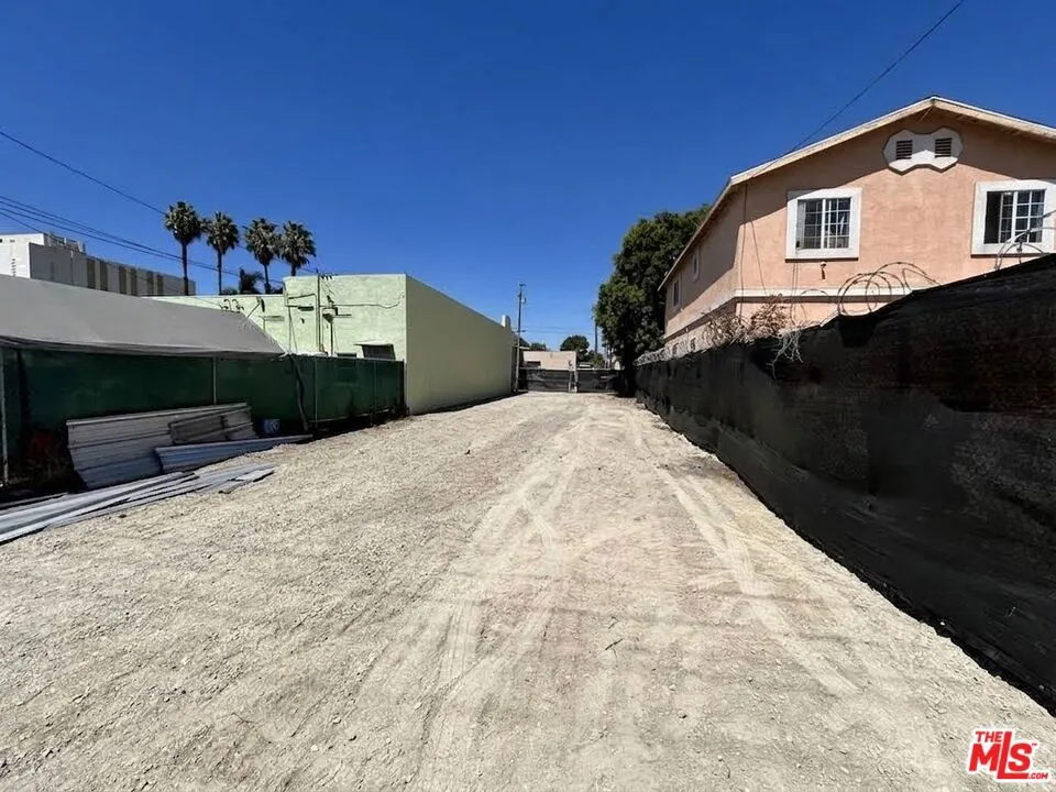 3122 W Vernon Avenue Los Angeles, CA 90008