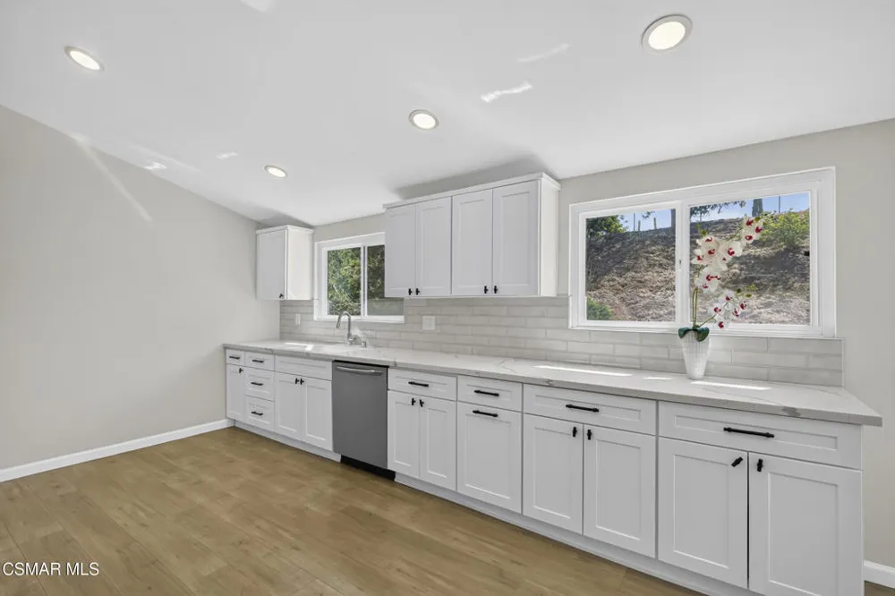 2660 Calle Limonero Thousand Oaks, CA 91360