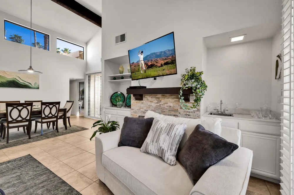 272 Avenida Del Sol Palm Desert, CA 92260