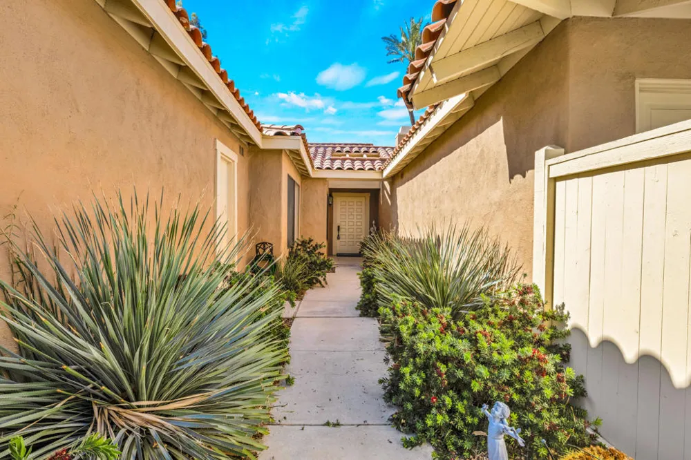 272 Avenida Del Sol Palm Desert, CA 92260