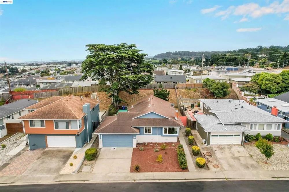 449 Mariposa Dr South San Francisco, CA 94080