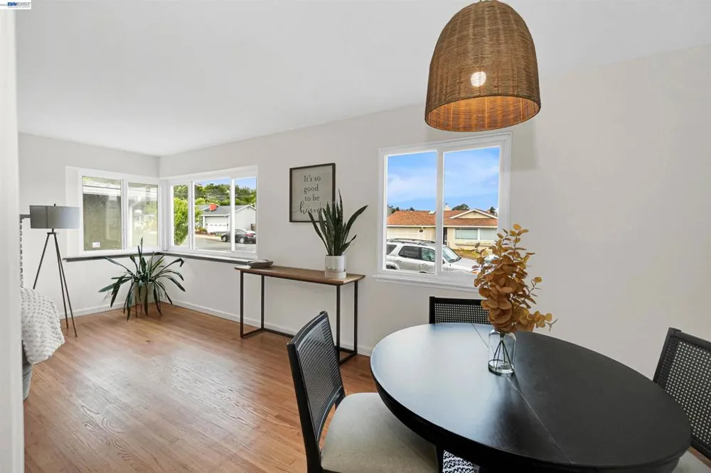 449 Mariposa Dr South San Francisco, CA 94080