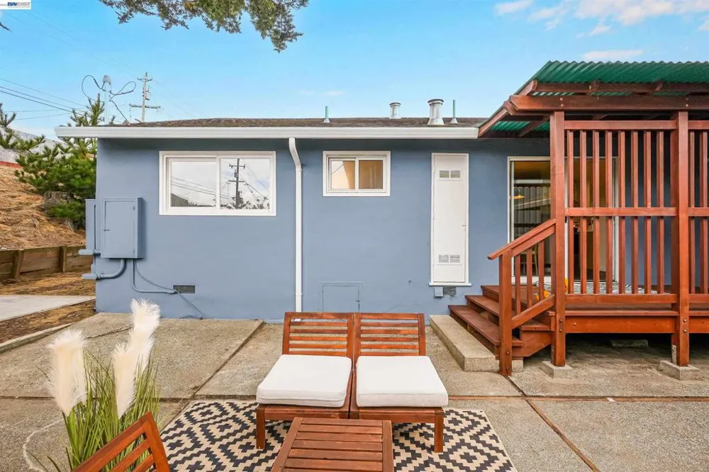 449 Mariposa Dr South San Francisco, CA 94080