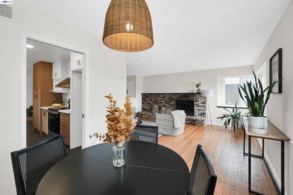 449 Mariposa Dr South San Francisco, CA 94080