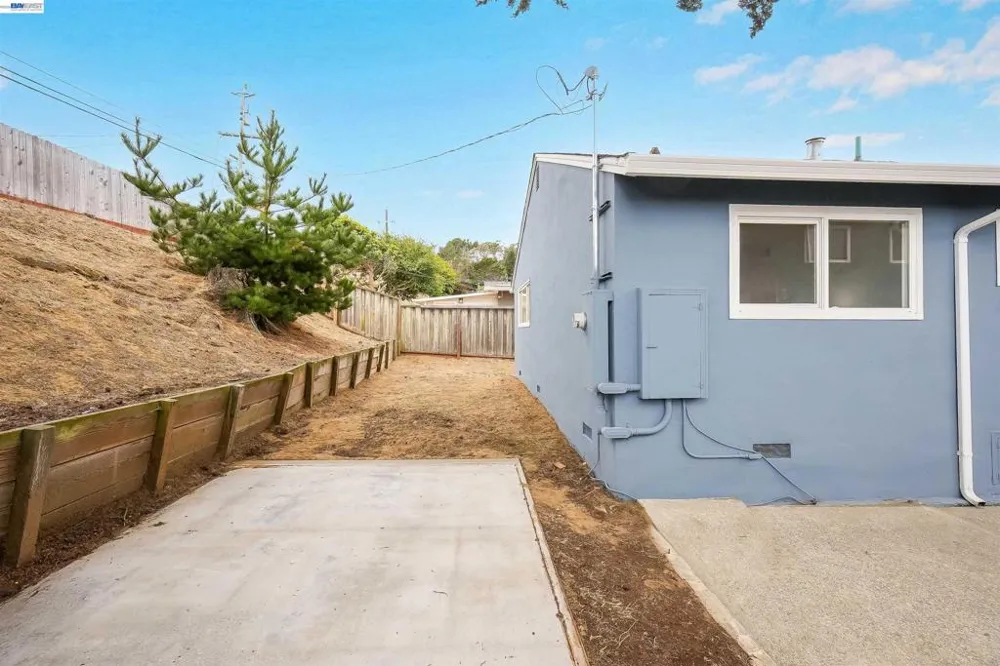 449 Mariposa Dr South San Francisco, CA 94080
