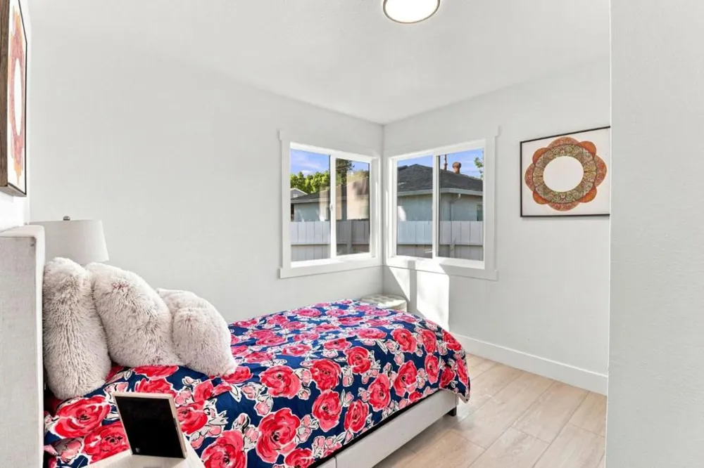 647 Scott Avenue Redwood City, CA 94063