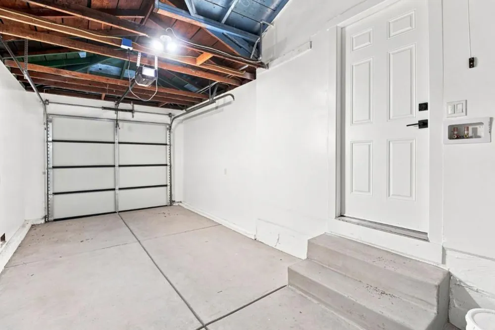 647 Scott Avenue Redwood City, CA 94063