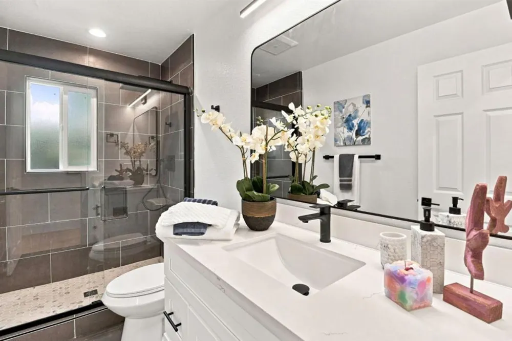647 Scott Avenue Redwood City, CA 94063