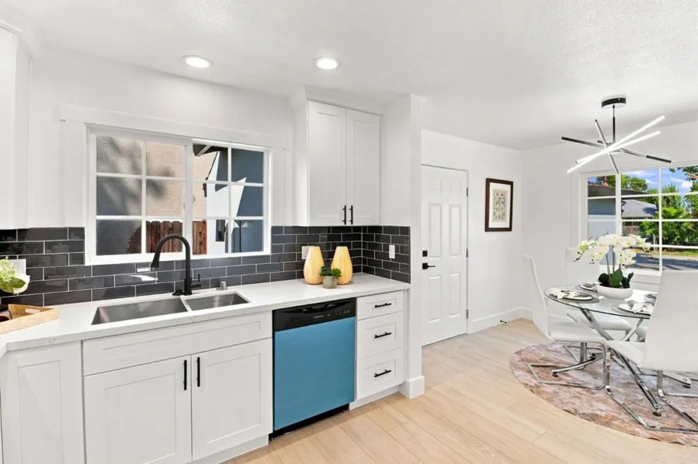 647 Scott Avenue Redwood City, CA 94063