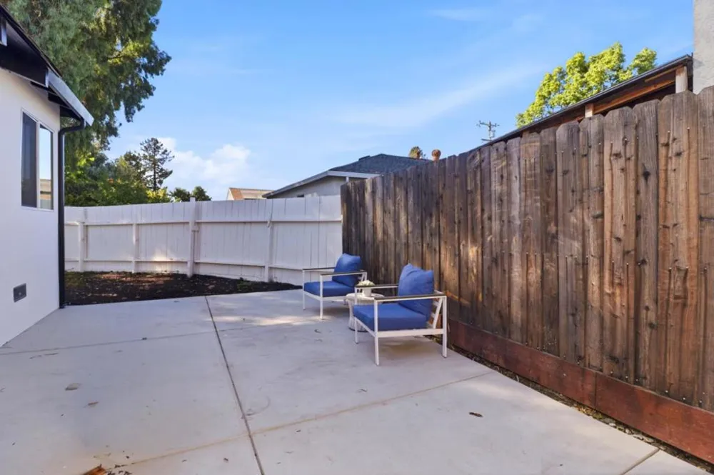 647 Scott Avenue Redwood City, CA 94063