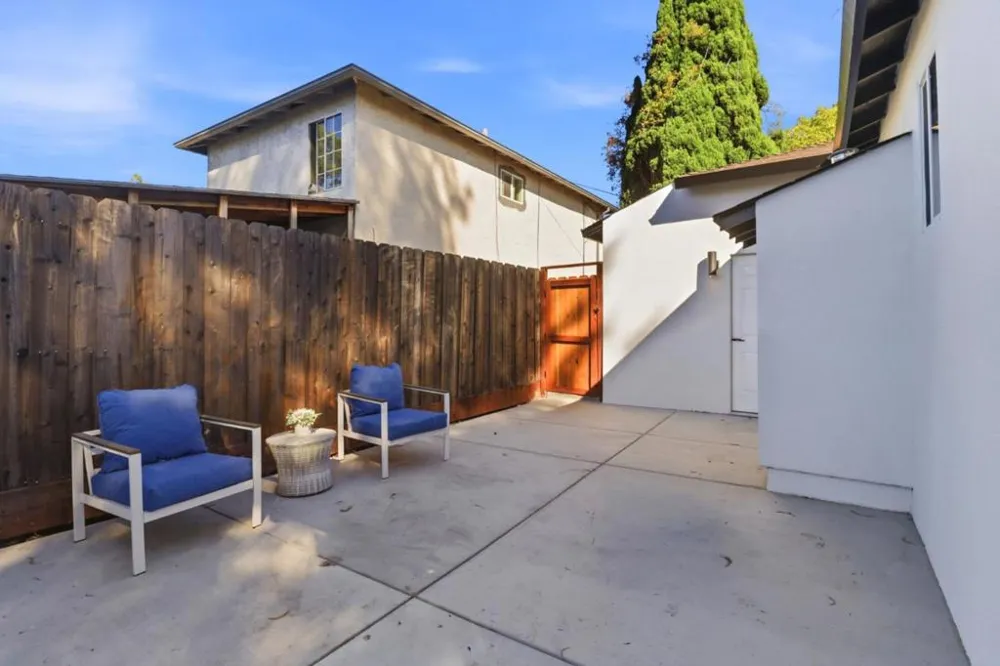 647 Scott Avenue Redwood City, CA 94063