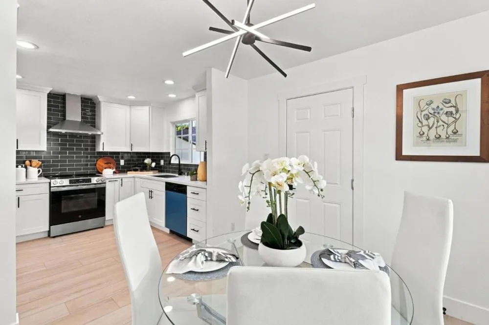 647 Scott Avenue Redwood City, CA 94063