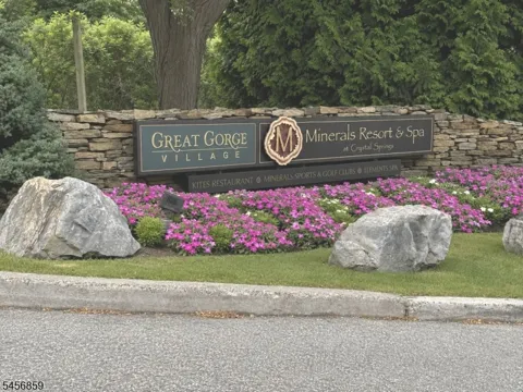 1 Beaver Creek Dr #4 Unit 4