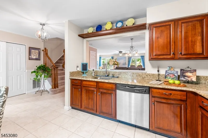 54 Woodledge Ct Rockaway, NJ 07866
