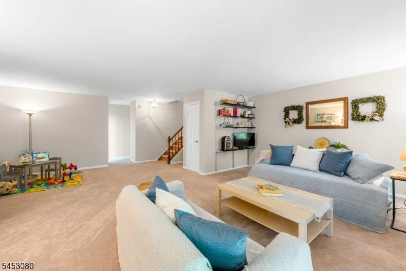 54 Woodledge Ct Rockaway, NJ 07866