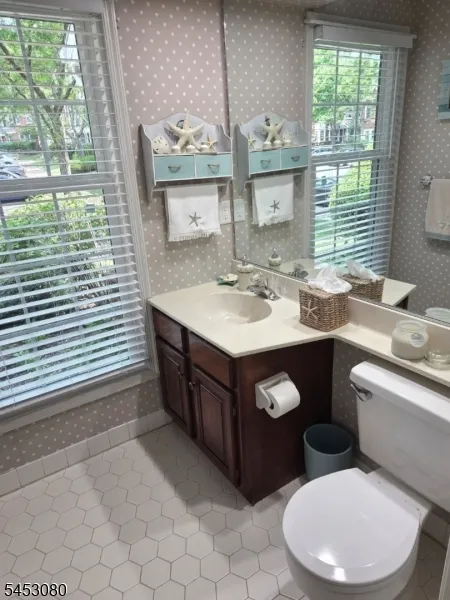 54 Woodledge Ct Rockaway, NJ 07866