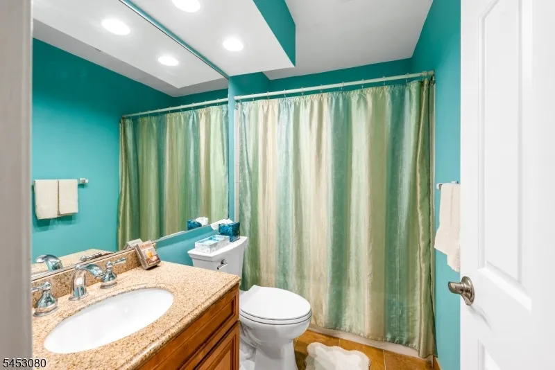 54 Woodledge Ct Rockaway, NJ 07866