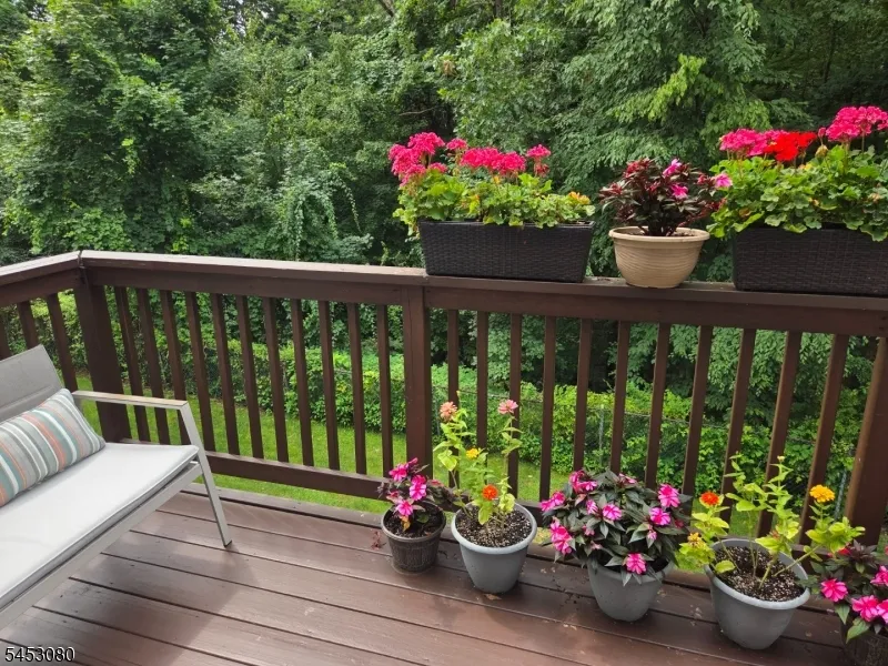 54 Woodledge Ct Rockaway, NJ 07866