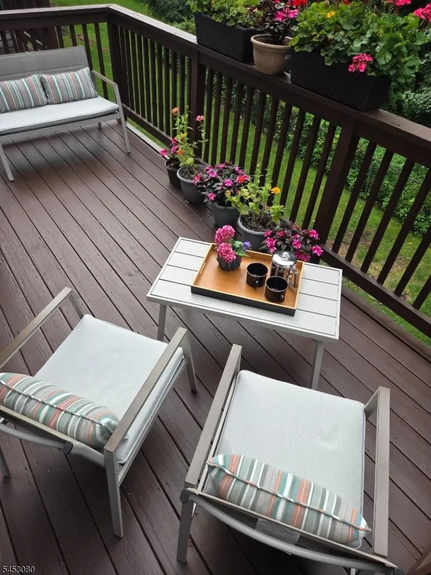 54 Woodledge Ct Rockaway, NJ 07866