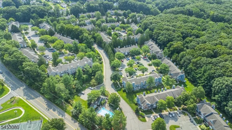 54 Woodledge Ct Rockaway, NJ 07866