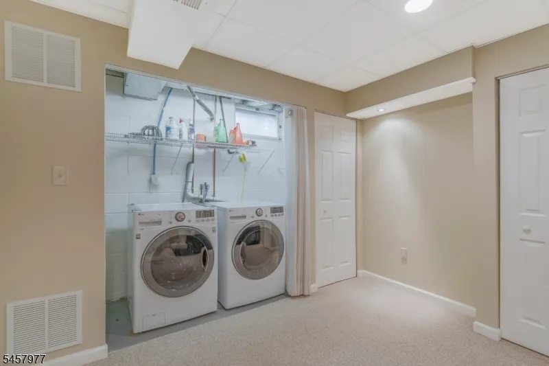 416 Willow Ct Raritan, NJ 08822
