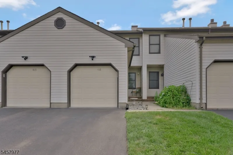 416 Willow Ct Raritan, NJ 08822
