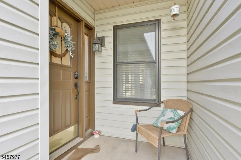416 Willow Ct Raritan, NJ 08822