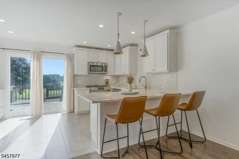 416 Willow Ct Raritan, NJ 08822