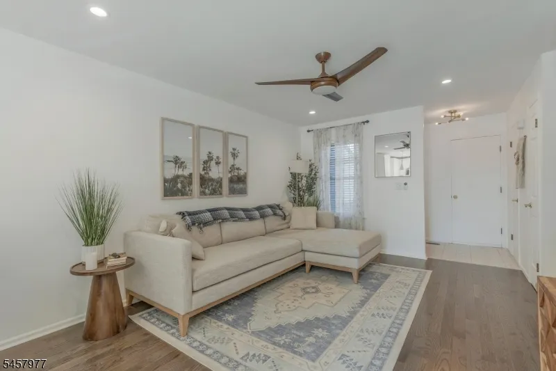 416 Willow Ct Raritan, NJ 08822