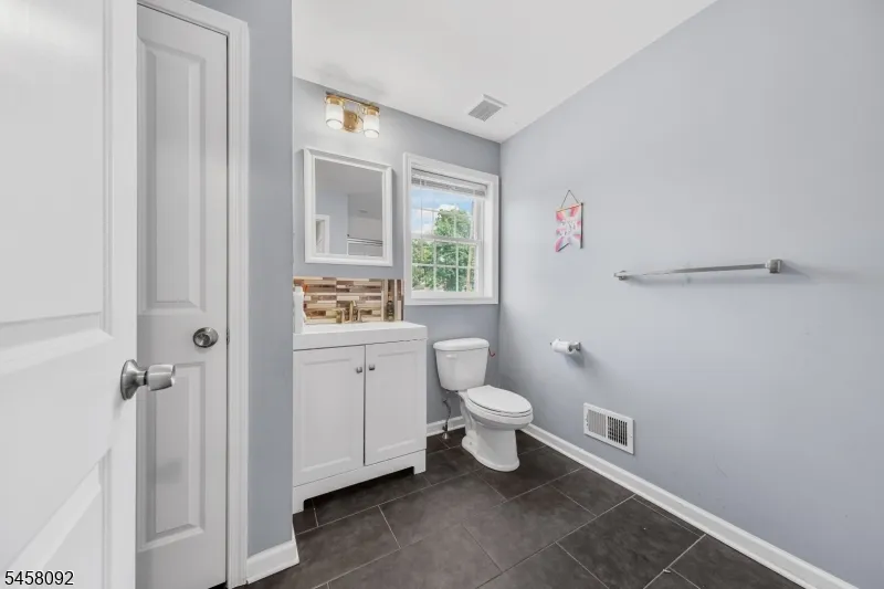 586 Dial Ave Piscataway, NJ 08854