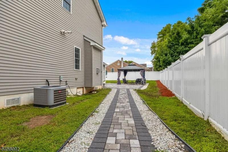 586 Dial Ave Piscataway, NJ 08854
