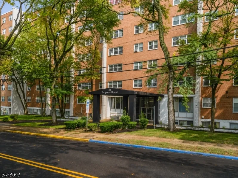 39 E 39Th St #2J Unit 2J Paterson City, NJ 07514