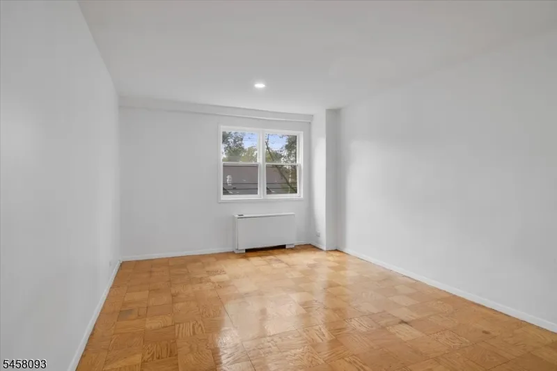 39 E 39Th St #2J Unit 2J Paterson City, NJ 07514