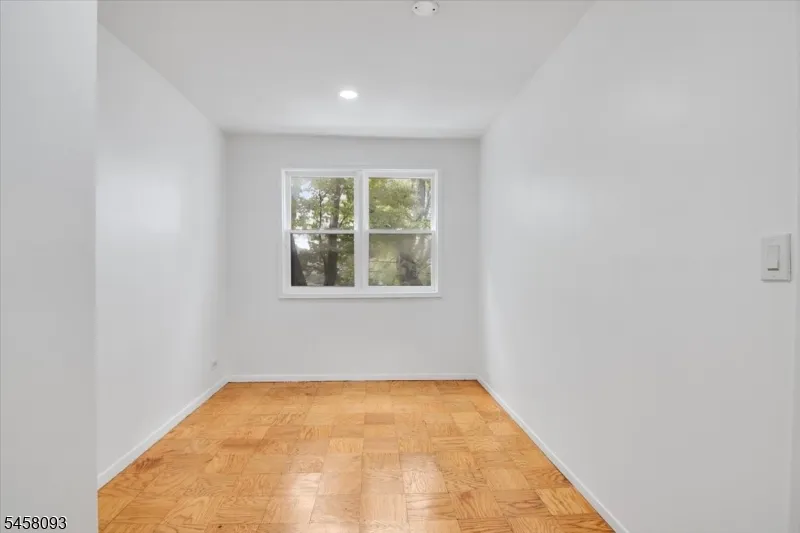 39 E 39Th St #2J Unit 2J Paterson City, NJ 07514