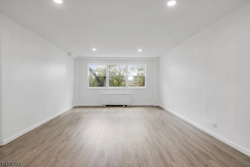 39 E 39Th St #2J Unit 2J Paterson City, NJ 07514